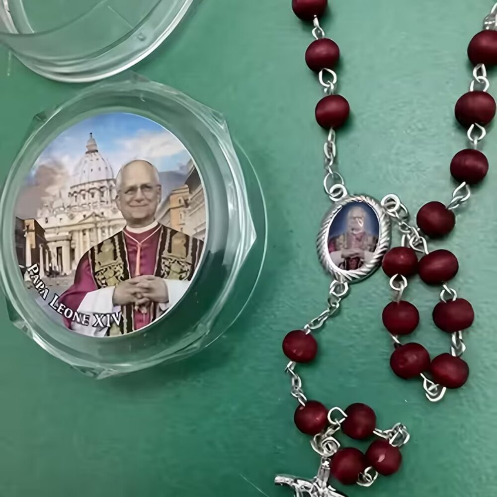 Pope Leo Wood Rosary Beads Scented - Picture 4 of 5